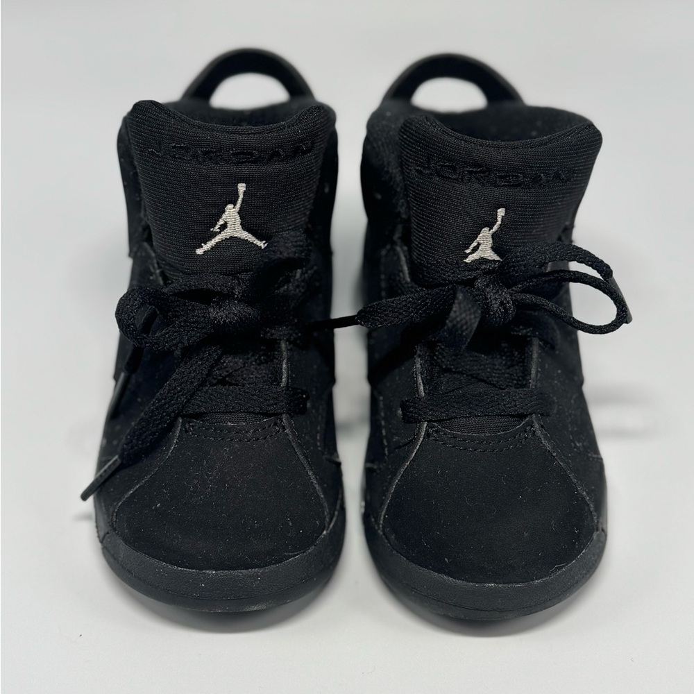 Gently Used Jordan Retro 6 Black Chrome High-Top Sneakers